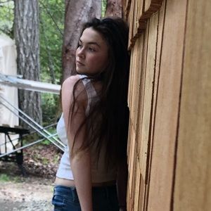 Meet your Posher, Claira